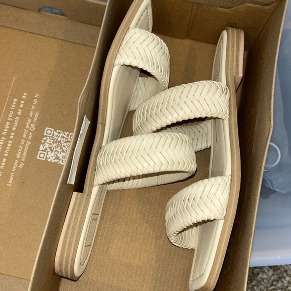 Dolce Vita Inya Sandal - Ivory NIB - Picture 10 of 11